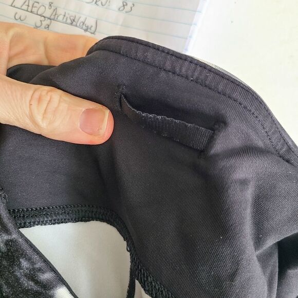 Lululemon Sun Runner Crops Gray Black Size 6 - Picture 6 of 8